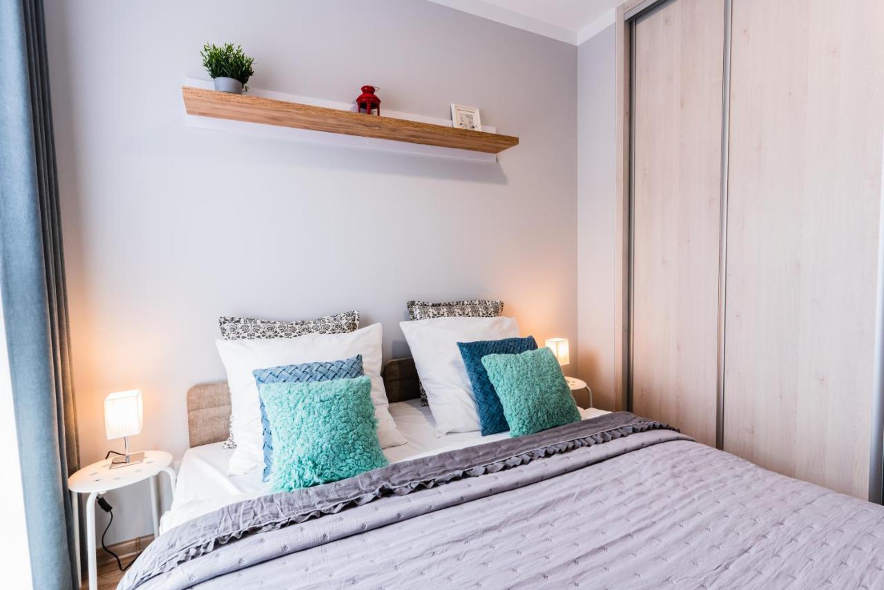 Apartamenty Homely Place Blisko Starego Rynku - Parking Poznan Exterior photo