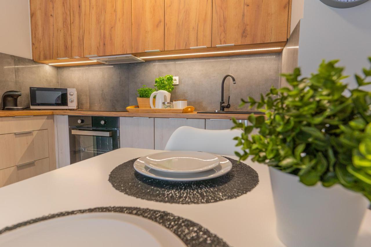 Apartamenty Homely Place Blisko Starego Rynku - Parking Poznan Exterior photo